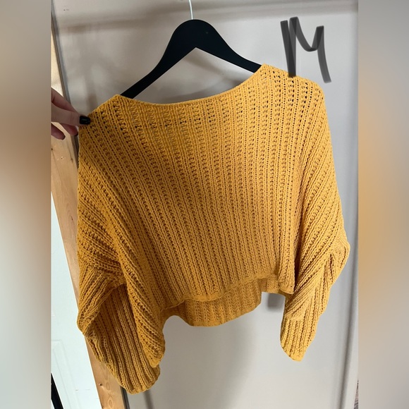 Yellow scoop neck Sweater - Picture 2 of 2